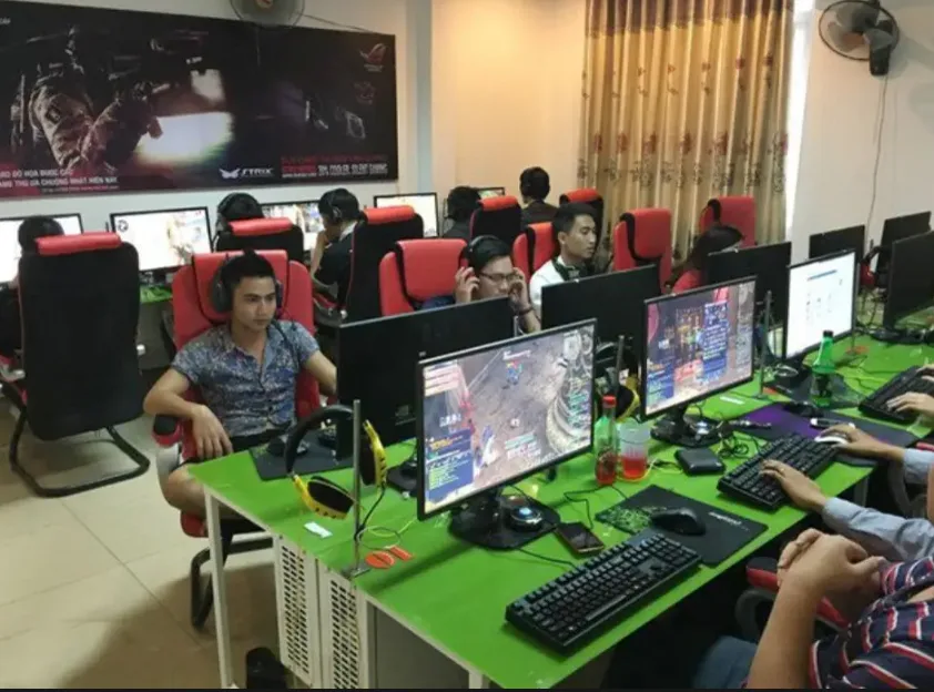 Phòng máy Star Net