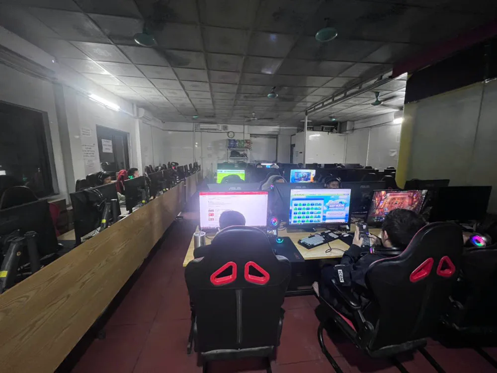 Phòng máy Gaming Center 9