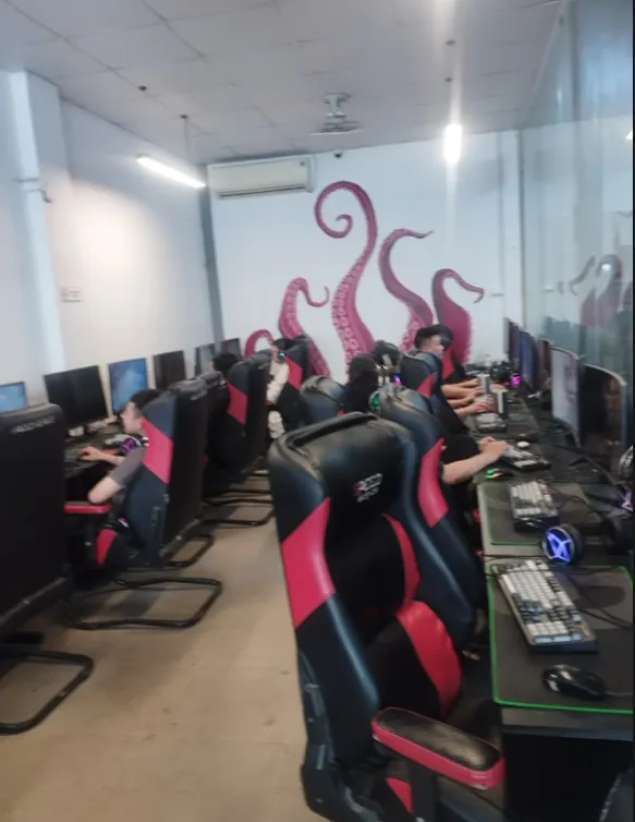 Phòng máy Lion Cyber Gaming