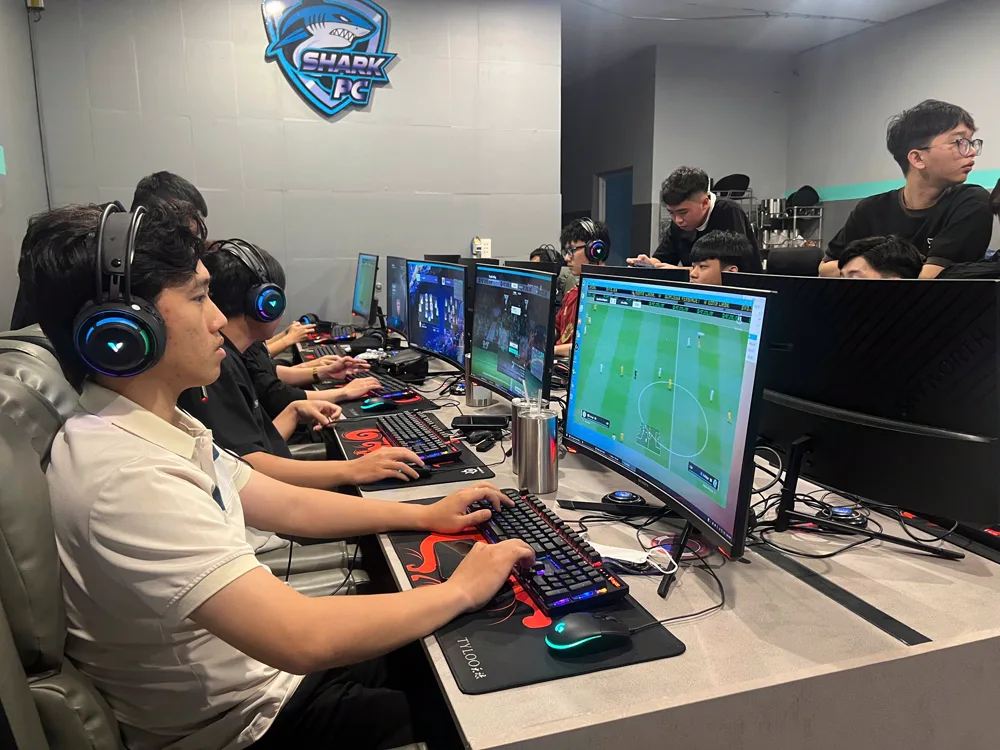 Phòng máy SHARK GAMING