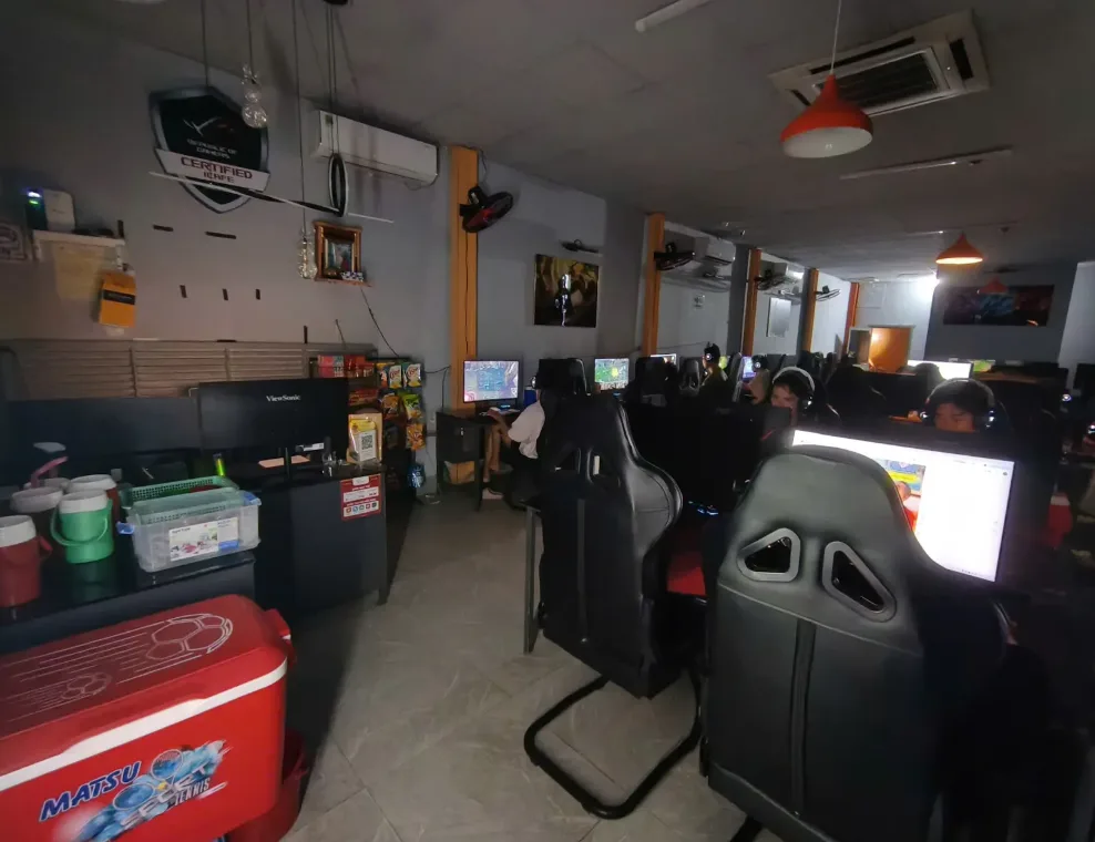 Phòng máy Gaming 2H