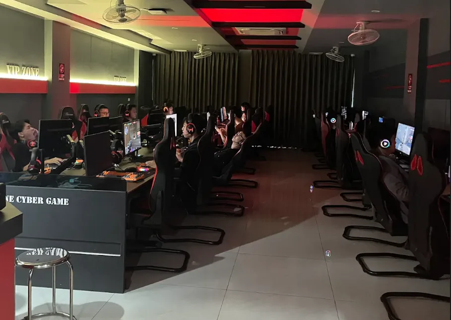 Phòng máy Top One Cyber Game