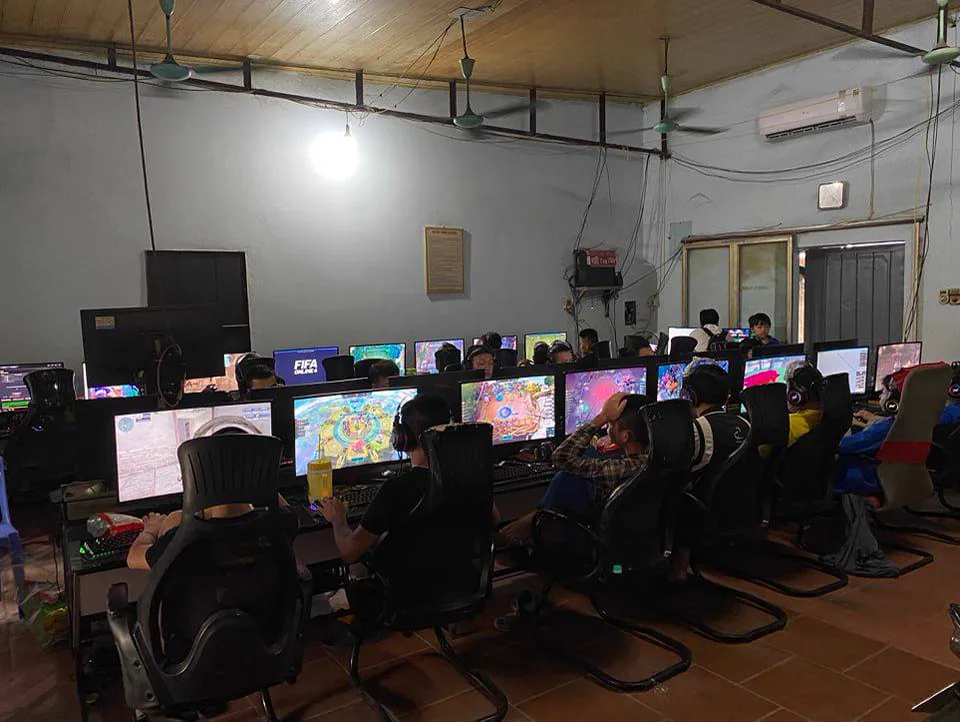 Phòng máy INTERNET HẢI NAM