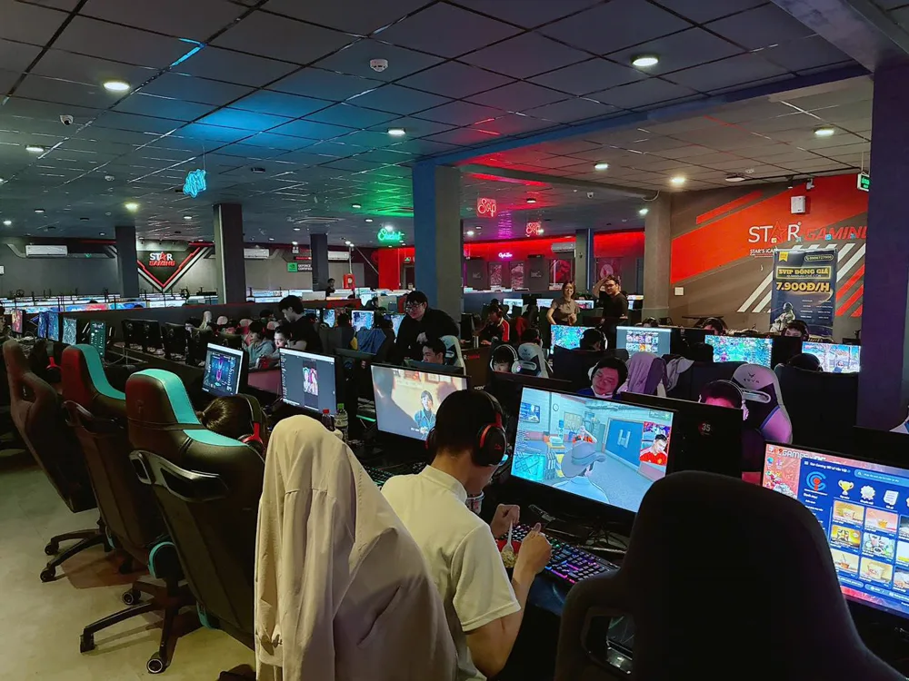 Phòng máy STAR GAMING HÒA HƯNG