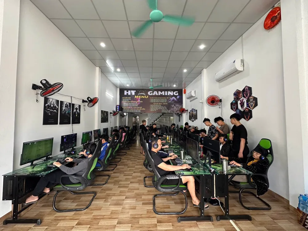 Phòng máy HT GAMING CENTER