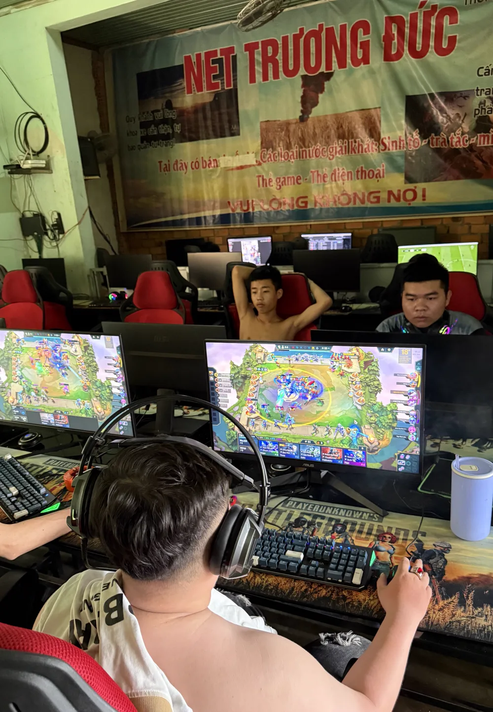 Phòng máy Internet Trương Đức