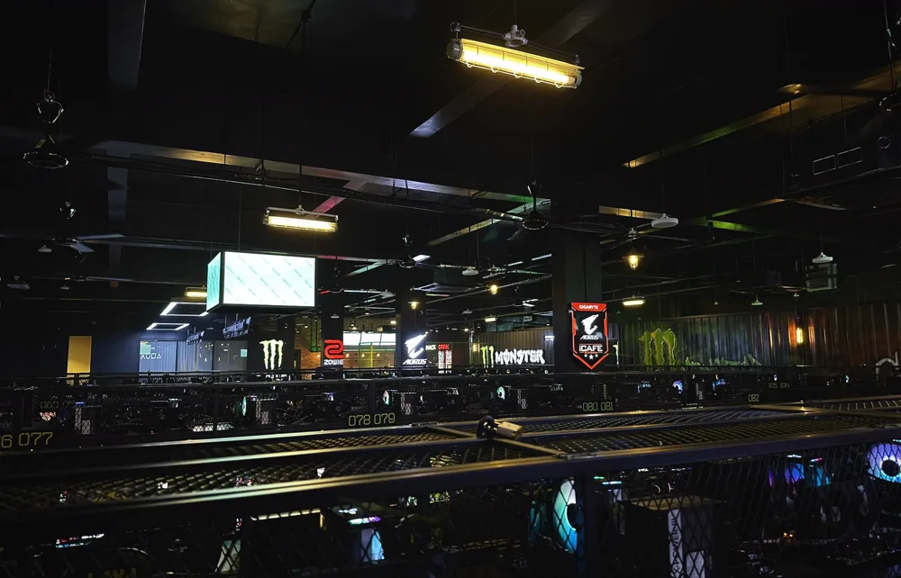 Phòng máy Loka Space Minh Khai