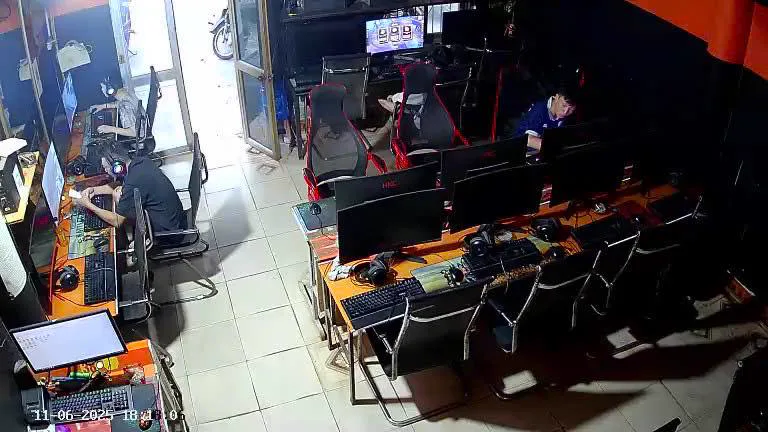 Phòng máy Net Cầu Treo