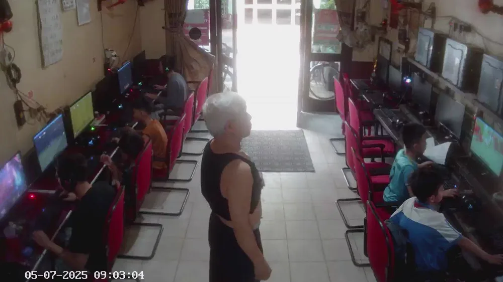 Phòng máy Net Việt Hùng