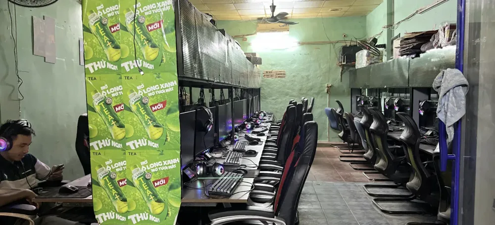 Phòng máy Internet 90