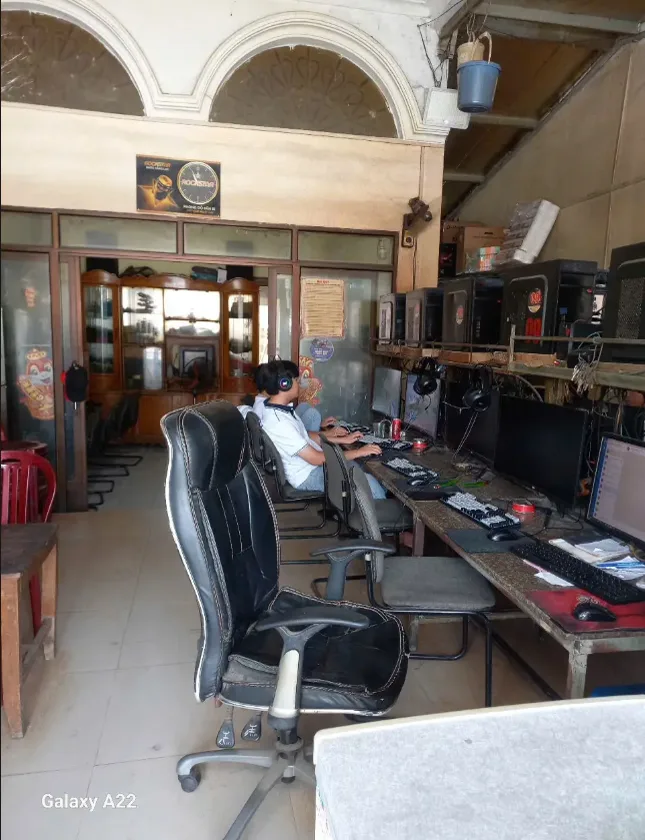 Phòng máy Hoàng Minh Game