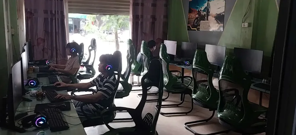 Phòng máy Game Me Xanh