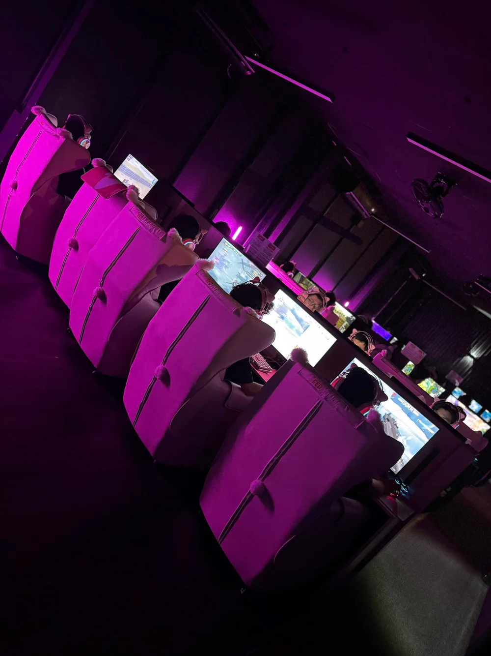 Phòng máy Red Father Gaming