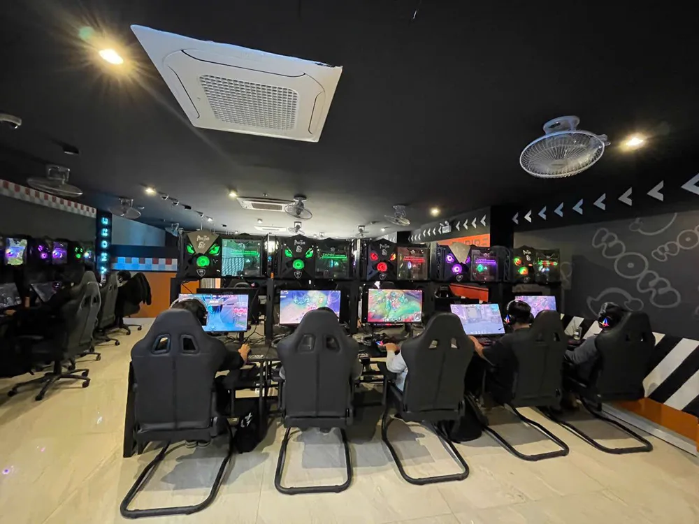 Phòng máy Empire Cyber Gaming