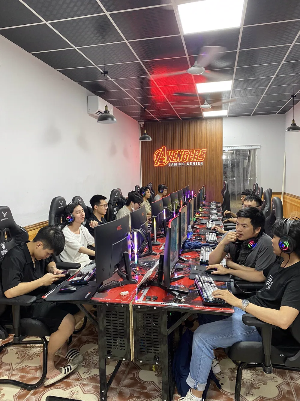 Phòng máy AVENGER GAMING