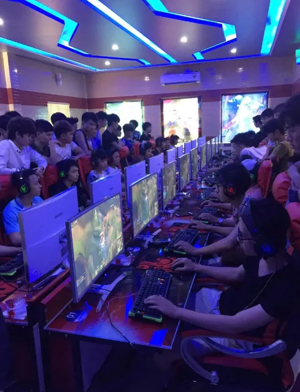 Phòng máy 102 CENTER