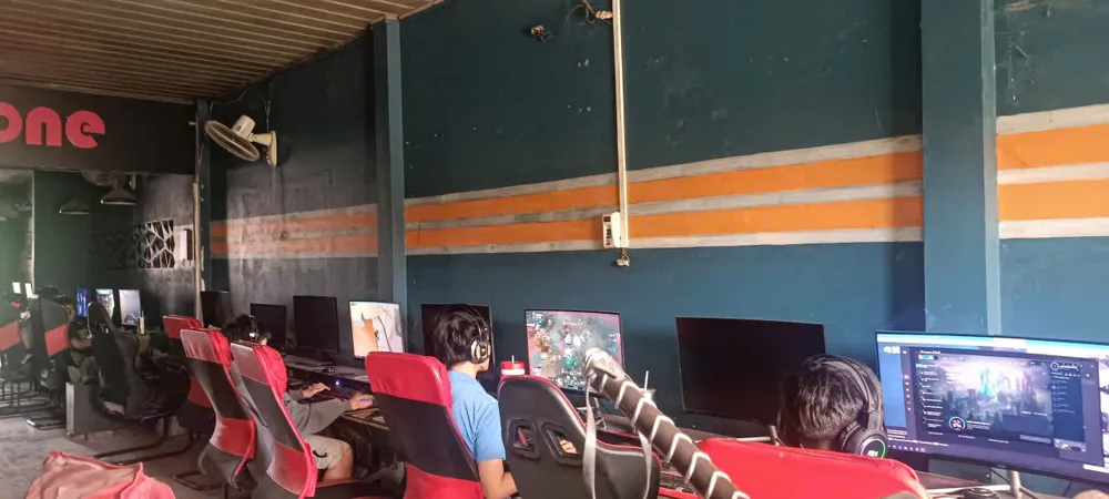 Phòng máy TRÍ NHÂN GAMING