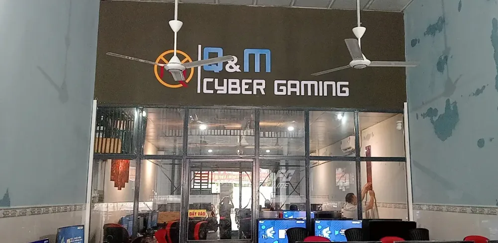 Phòng máy Cyber Gaming Q&M